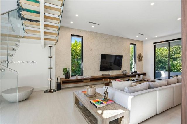 4354 Alton Rd, Miami Beach, FL 33140