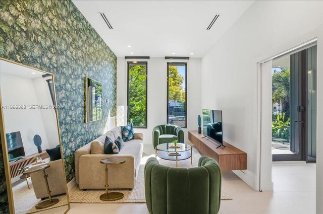 4354 Alton Rd, Miami Beach, FL 33140