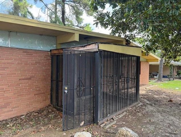 1534 E RAINES RD, Memphis, TN 38116