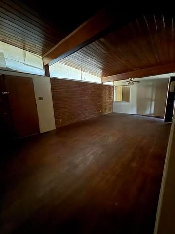 1534 E RAINES RD, Memphis, TN 38116