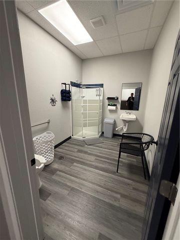 2502 SW 14th Street Suite 10, Bentonville, AR 72712