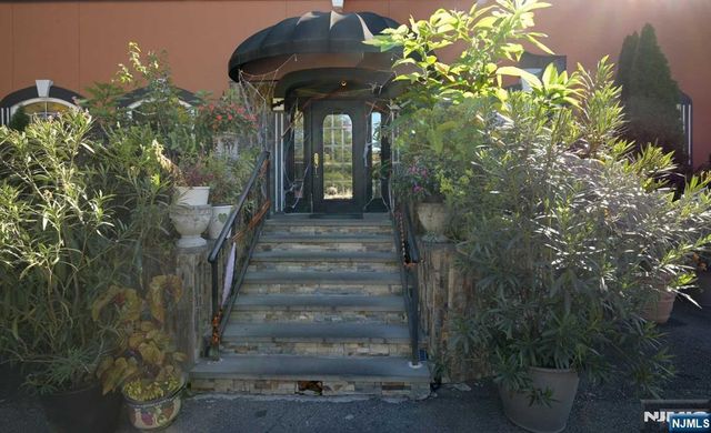 292 Passaic Avenue, Fairfield, NJ 07004