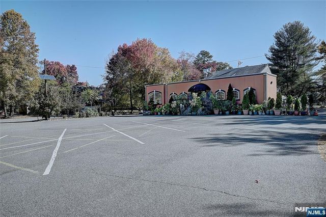 292 Passaic Avenue, Fairfield, NJ 07004