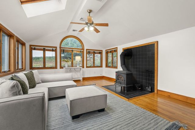 318 Mystic St, Arlington, MA 02474