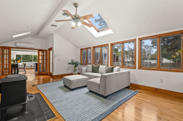 318 Mystic St, Arlington, MA 02474