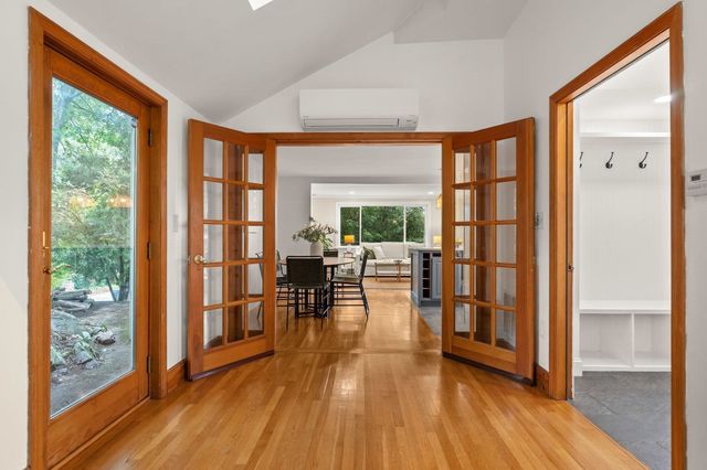 318 Mystic St, Arlington, MA 02474