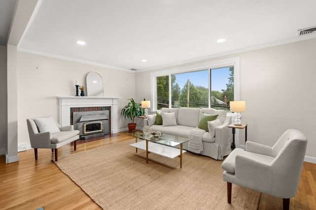 318 Mystic St, Arlington, MA 02474