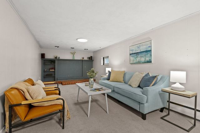 318 Mystic St, Arlington, MA 02474