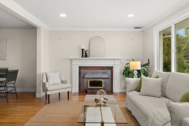318 Mystic St, Arlington, MA 02474