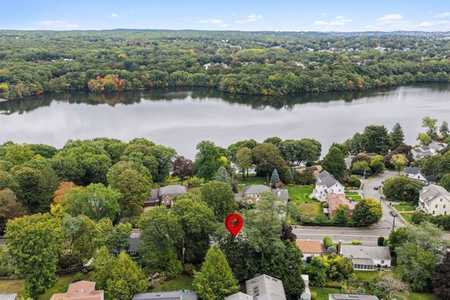 318 Mystic St, Arlington, MA 02474