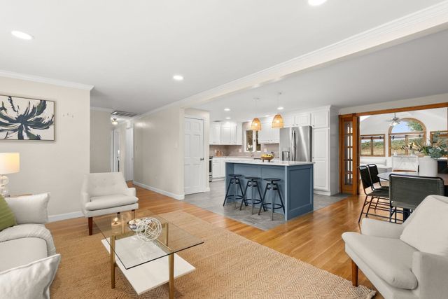 318 Mystic St, Arlington, MA 02474
