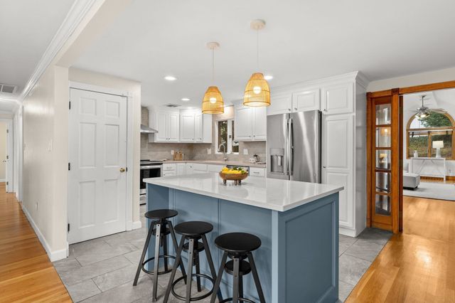 318 Mystic St, Arlington, MA 02474