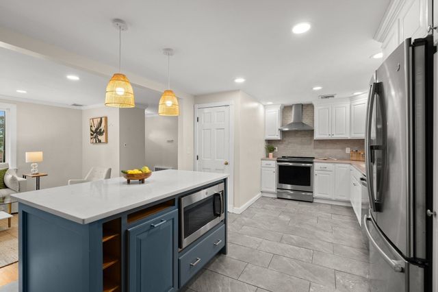 318 Mystic St, Arlington, MA 02474