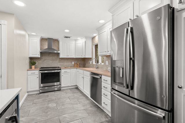 318 Mystic St, Arlington, MA 02474