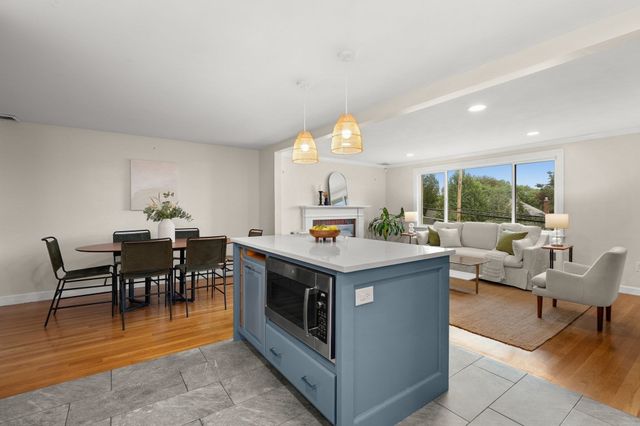 318 Mystic St, Arlington, MA 02474