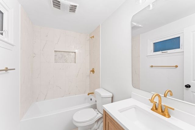 204 Lincoln St, Franklin, MA 02038