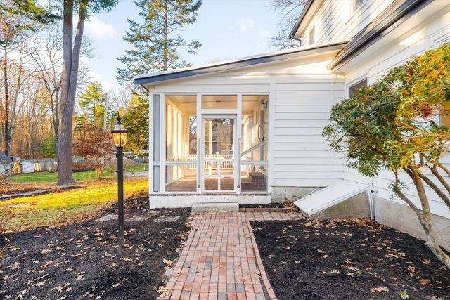 204 Lincoln St, Franklin, MA 02038