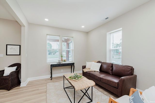 902 Rossville Avenue, Frankfort, IN 46041