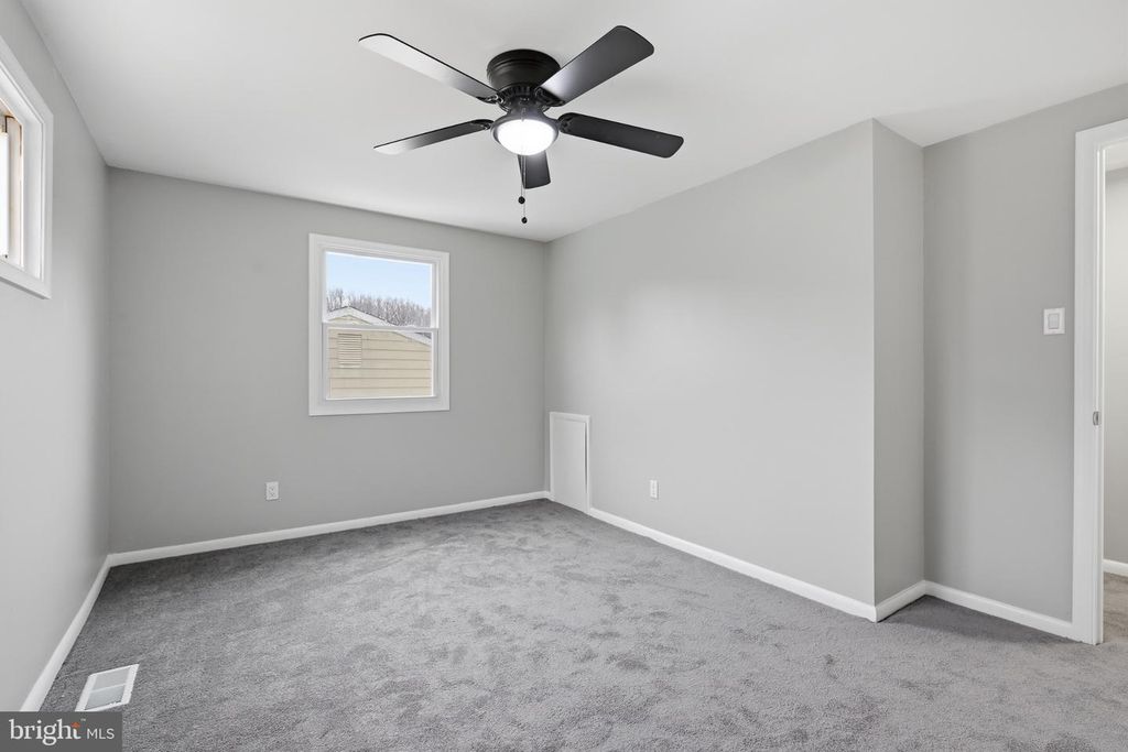 Image 20 of property listing at 22 RAINTREE, New Castle, DE 19720