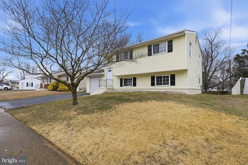 Image 28 of property listing at 22 RAINTREE, New Castle, DE 19720