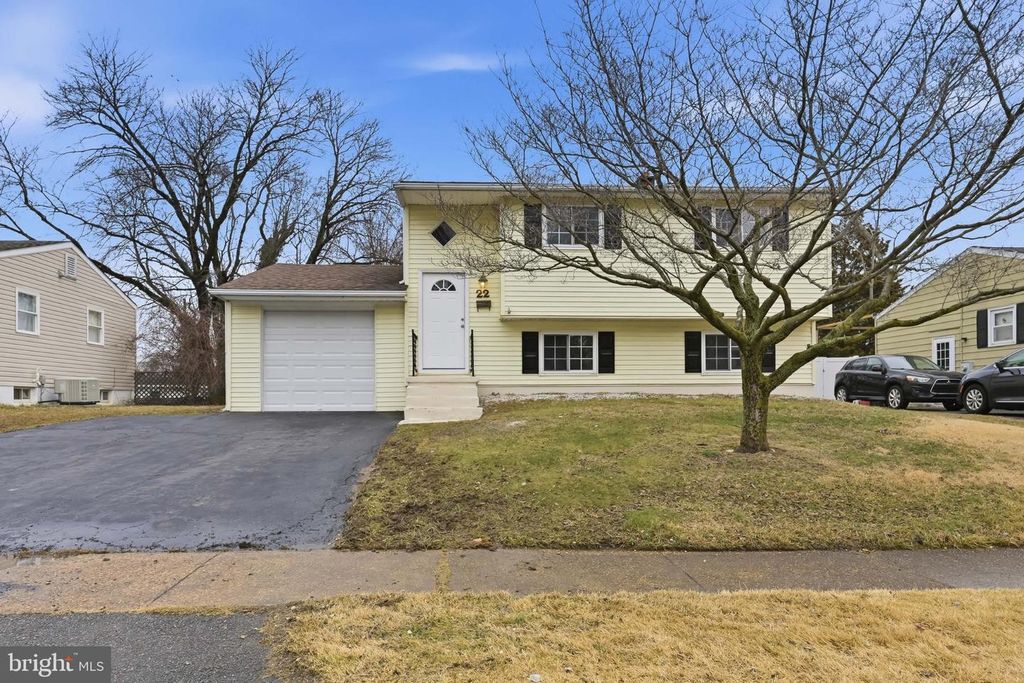 Image 3 of property listing at 22 RAINTREE, New Castle, DE 19720