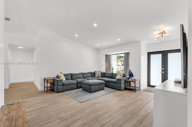 8001 SW 90th Ave, Miami, FL 33173