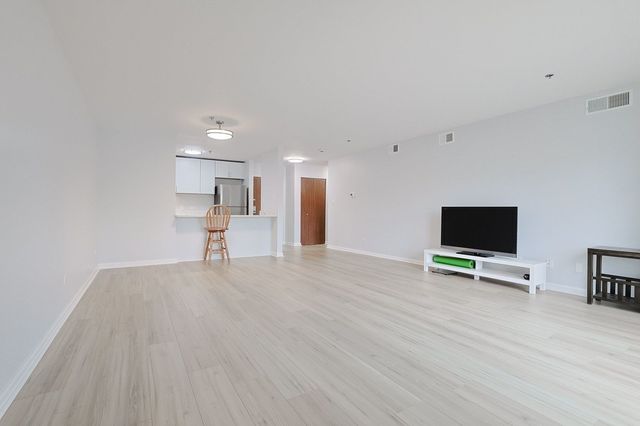 3265 Kirchoff Road 127, Rolling Meadows, IL 60008