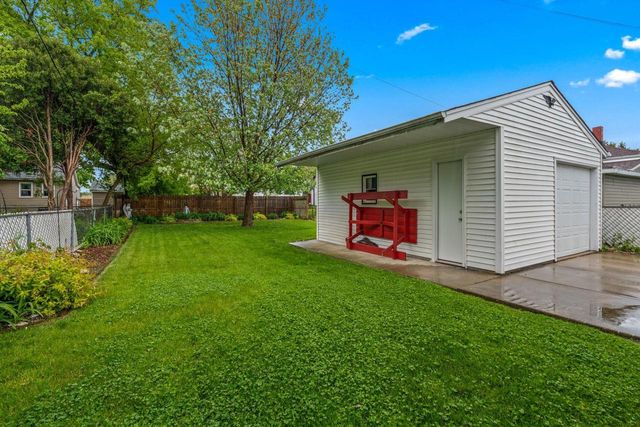 4615 10th AVENUE, Kenosha, WI 53140