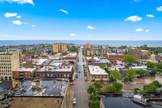 4615 10th AVENUE, Kenosha, WI 53140