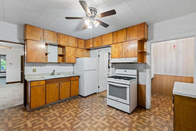 4615 10th AVENUE, Kenosha, WI 53140