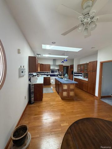 4366 Cordova Drive, York Charter Township, MI 48160