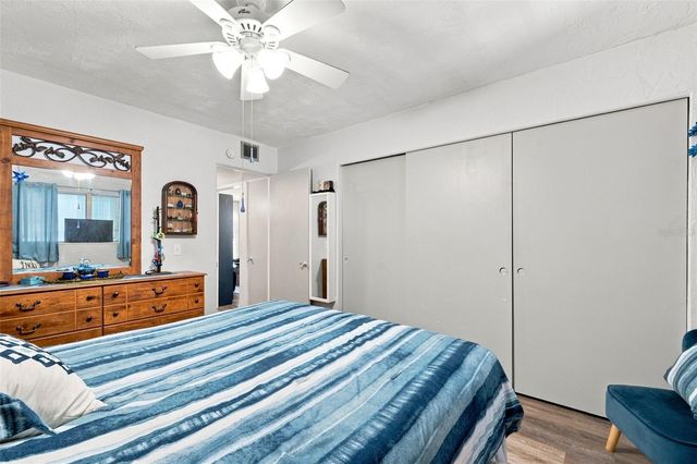 4300 58TH STREET N 1817, Kenneth City, FL 33709