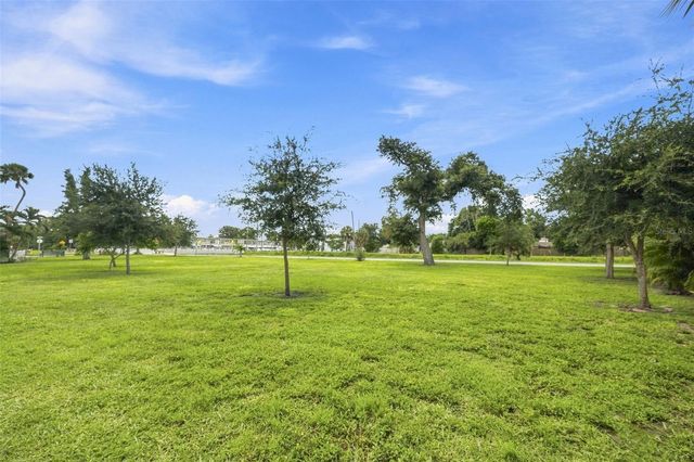 4300 58TH STREET N 1817, Kenneth City, FL 33709