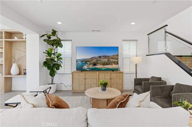 149 Somera, Irvine, CA 92602