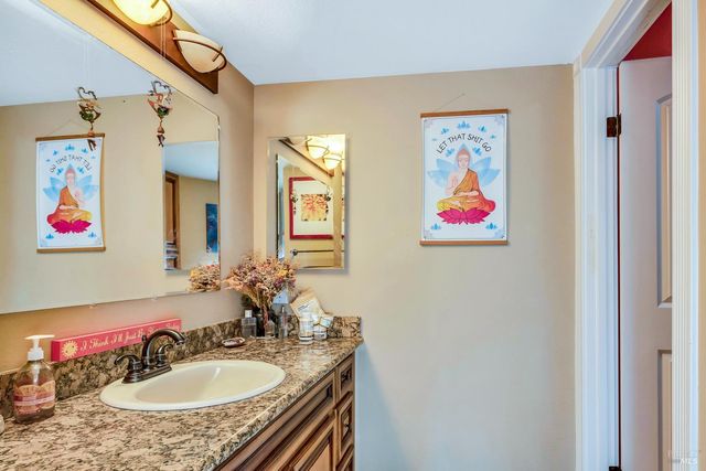 10 Royale Ave #2, Lakeport, CA 95453