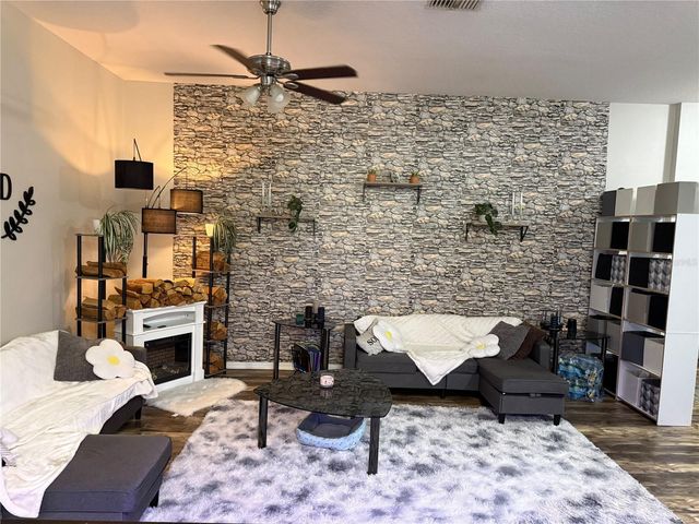 7628 WEEHAWKEN DRIVE, Zephyrhills, FL 33540
