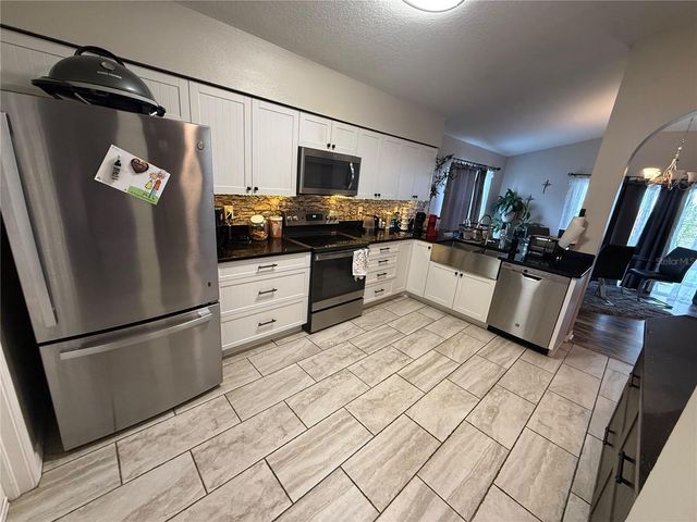 7628 WEEHAWKEN DRIVE, Zephyrhills, FL 33540