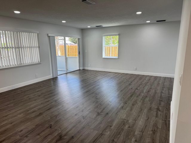 6256 Harbor Bend, Margate, FL 33063