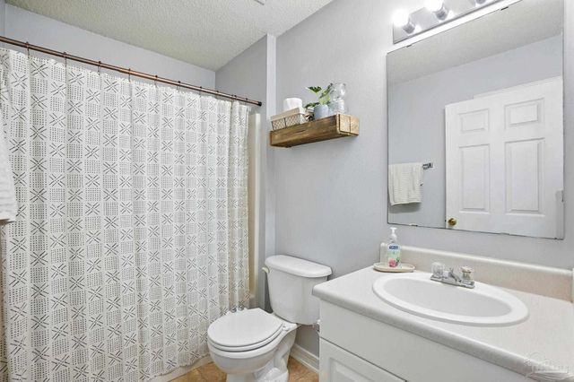 1704 Garlia Ct, Pensacola, FL 32526