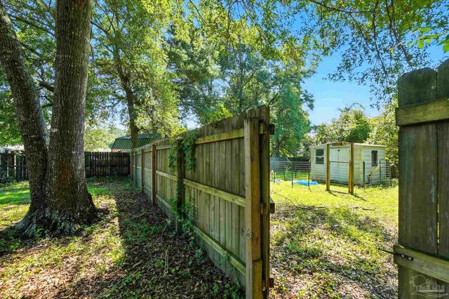 1704 Garlia Ct, Pensacola, FL 32526