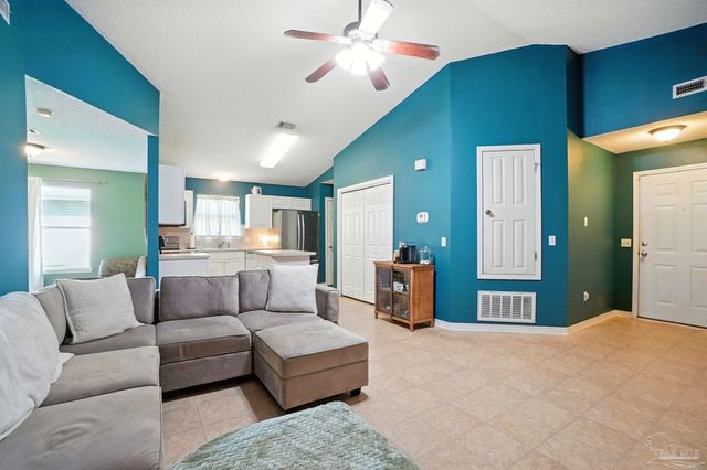 1704 Garlia Ct, Pensacola, FL 32526