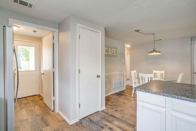 7104 Summerset Drive, Benbrook, TX 76126