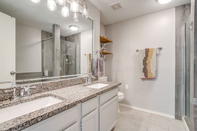 7104 Summerset Drive, Benbrook, TX 76126