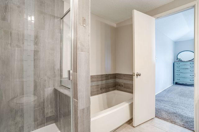 7104 Summerset Drive, Benbrook, TX 76126