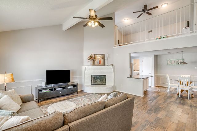 7104 Summerset Drive, Benbrook, TX 76126