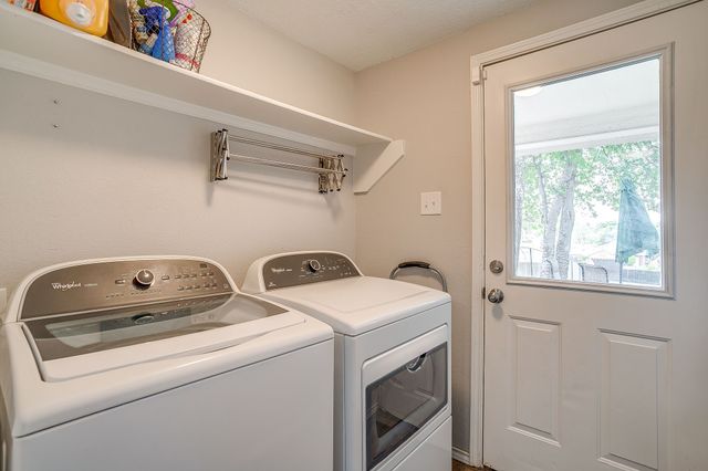 7104 Summerset Drive, Benbrook, TX 76126