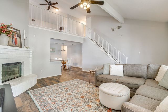 7104 Summerset Drive, Benbrook, TX 76126