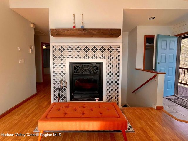 1367 Sleepy Hollow Road, Athens, NY 12015