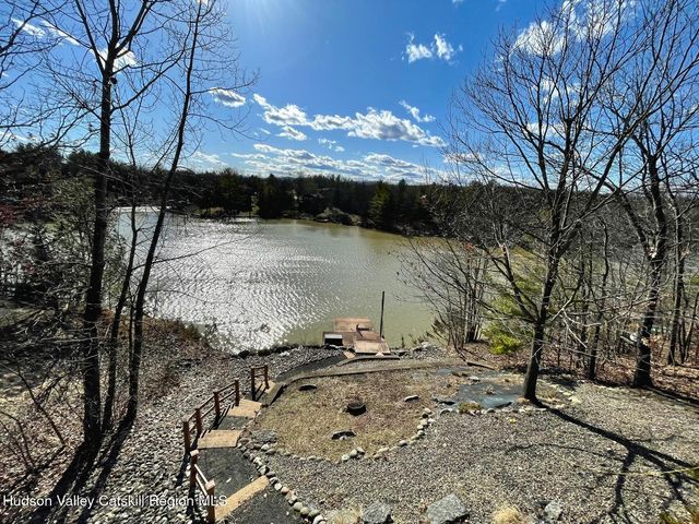 1367 Sleepy Hollow Road, Athens, NY 12015