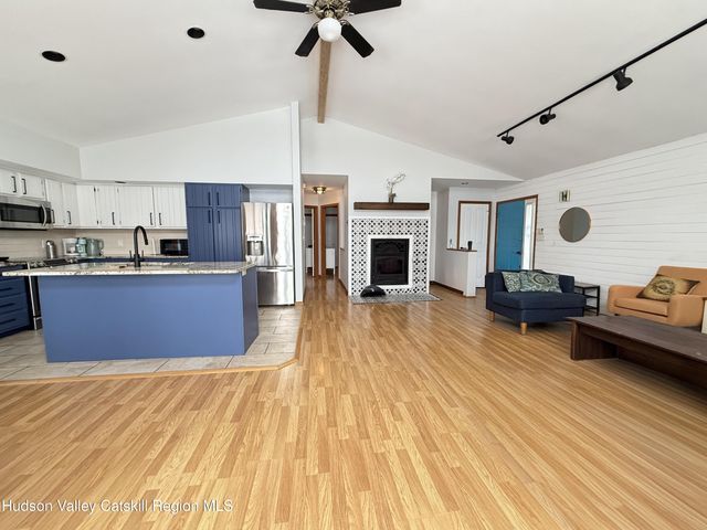 1367 Sleepy Hollow Road, Athens, NY 12015